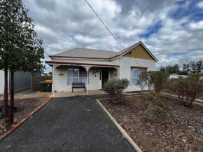 The Crooked Cottage Murtoa